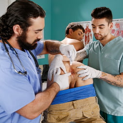 Jaxton Wheeler in 'Next Door Studios' Doctors' Double Dose (Thumbnail 6)