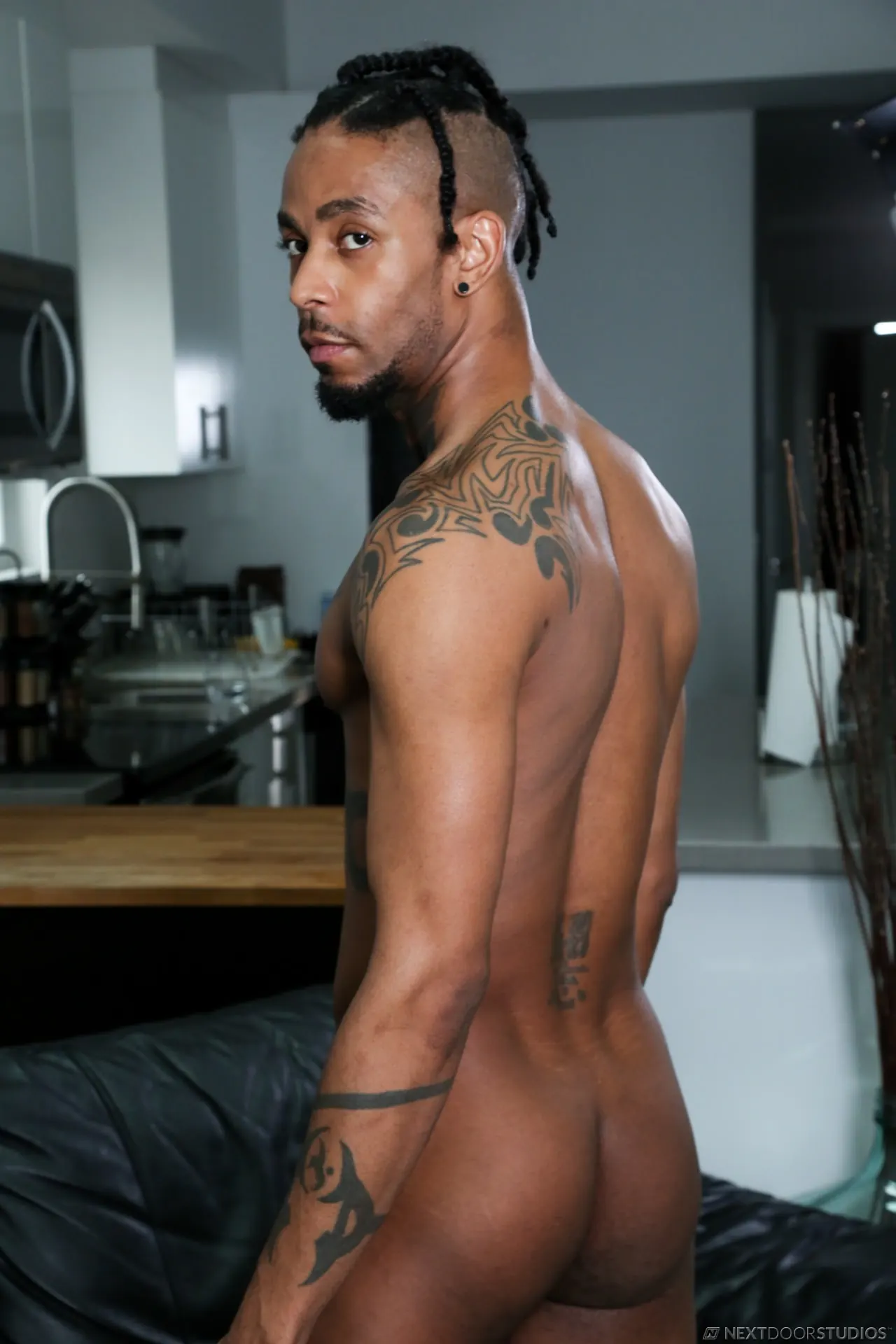 Next Door Studios 'Birthday Buddies' starring Jin Powers (Photo 14)