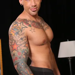 Jordano Santoro in Snap Happy (Photo 10) Jordano Santoro in 'Next Door Studios' Snap Happy (Thumbnail 10)