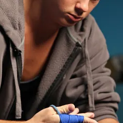 Justin Owen in 'Next Door Studios' Justin Owen (Thumbnail 4)