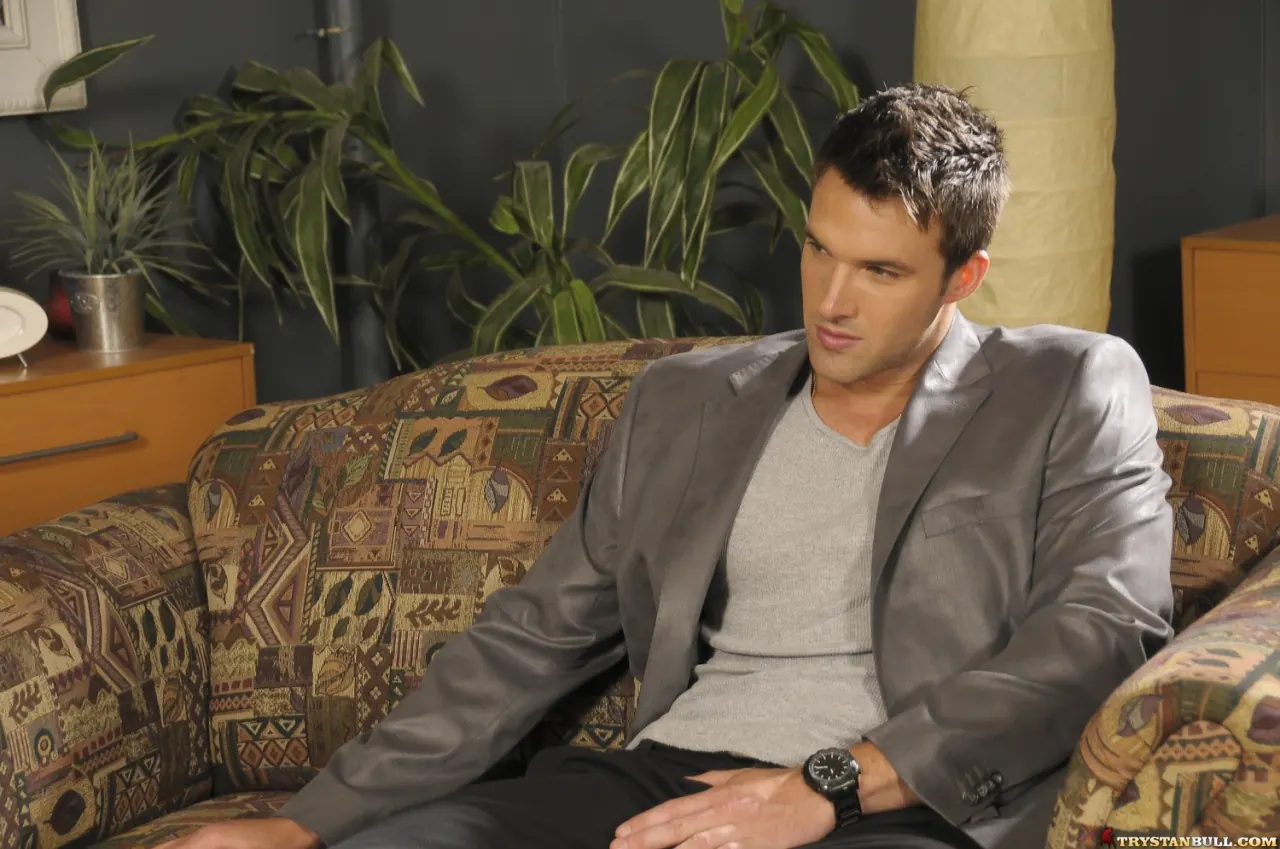 Next Door Studios 'Stripped To The Bone' starring Kelly Summers (Photo 12)