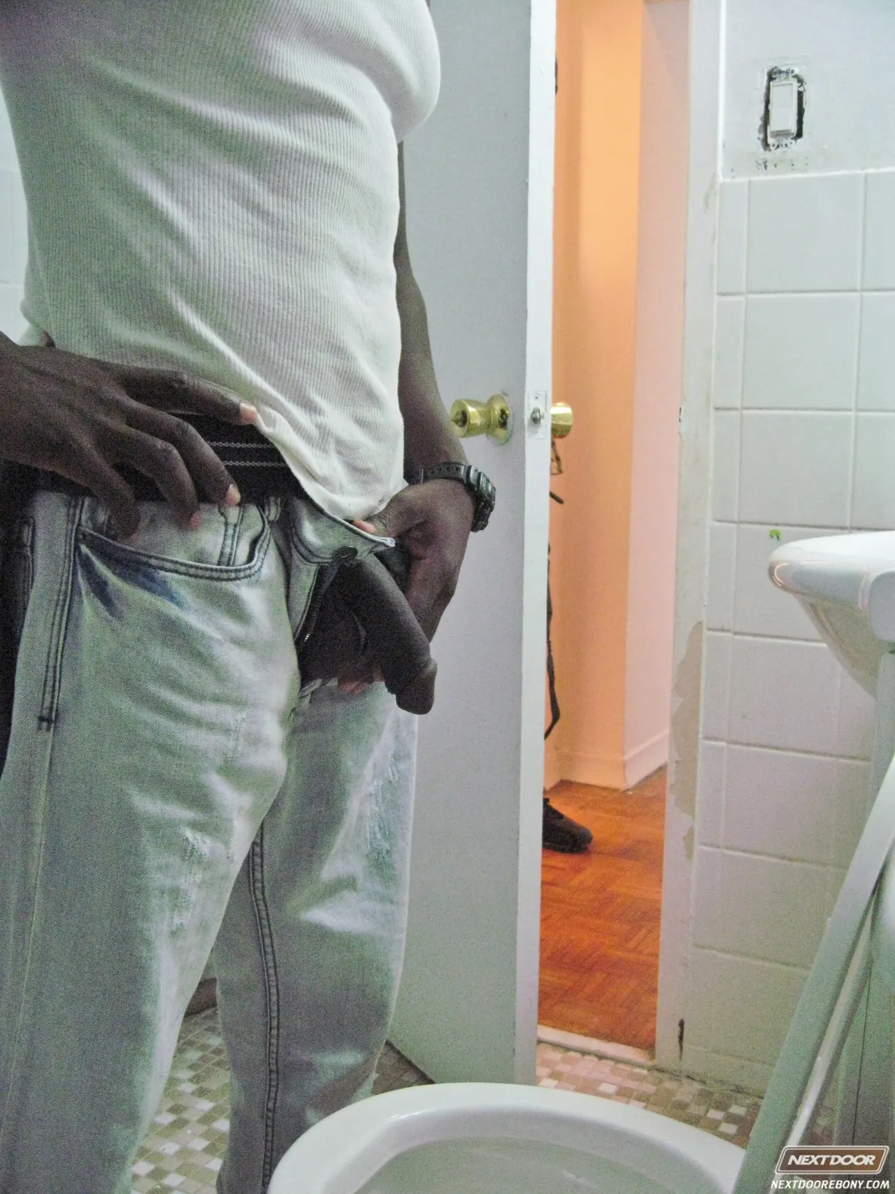 Next Door Studios 'The Grand Tour' starring Kiern Duecan (Photo 4)