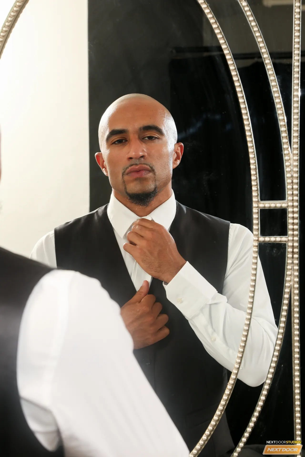 Next Door Studios 'King Noire' starring King Noire (Photo 4)