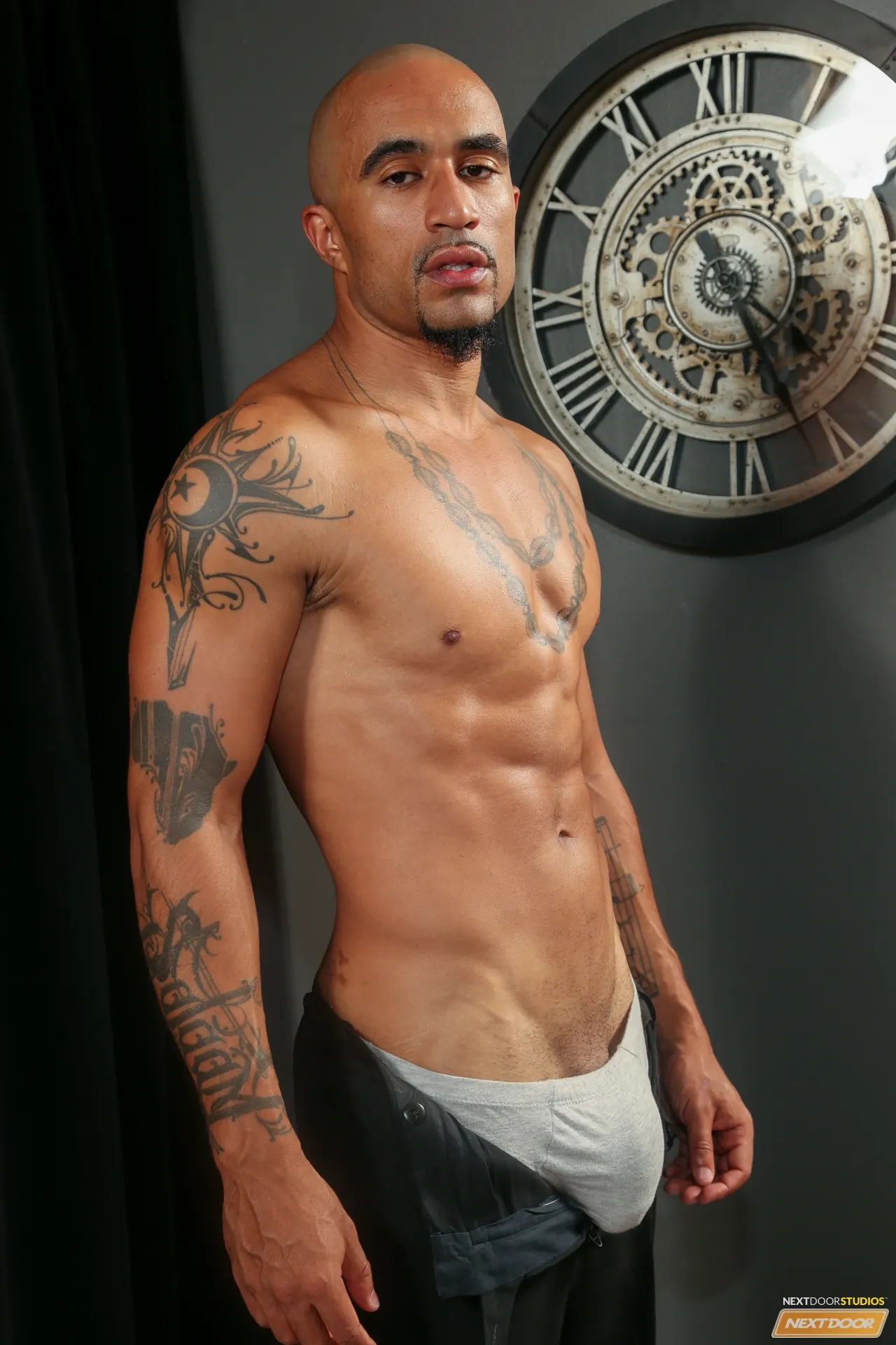 Next Door Studios 'King Noire' starring King Noire (Photo 12)