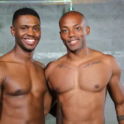 Krave Moore in Men's Shower (Photo 18) Krave Moore in 'Next Door Studios' Men's Shower (Thumbnail 18)