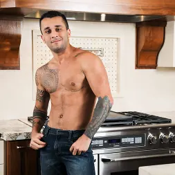 Laith Inkley in 'Next Door Studios' Long Bananas (Thumbnail 8)