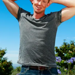 Leo Winston in 'Next Door Studios' Leo Winston (Thumbnail 6)