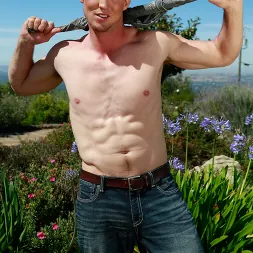 Leo Winston in 'Next Door Studios' Leo Winston (Thumbnail 8)