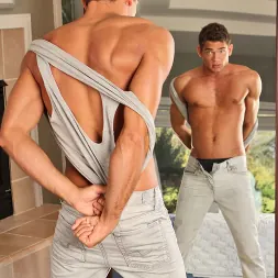 Luke Milan in Luke Milan (Photo 24) Luke Milan in 'Next Door Studios' Luke Milan (Thumbnail 24)