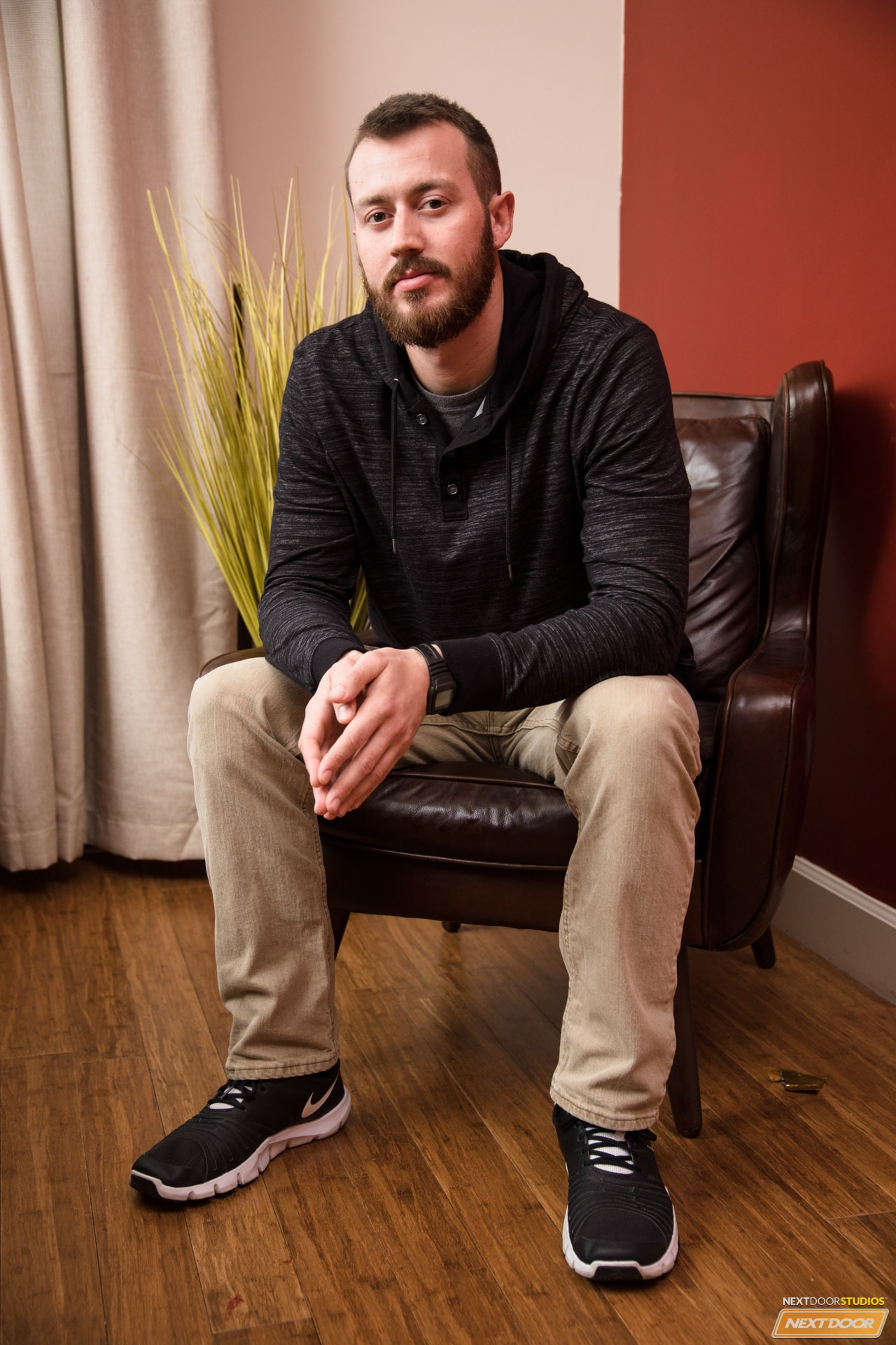 Next Door Studios 'and Justin Owen' starring Mark Long (Photo 1)