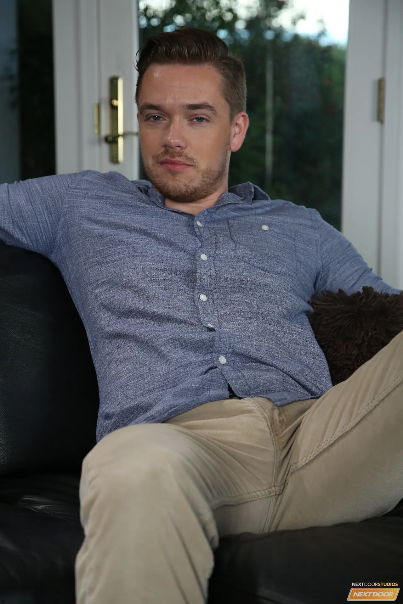 Next Door Studios 'Size Matters' starring Mark Long (Photo 1)