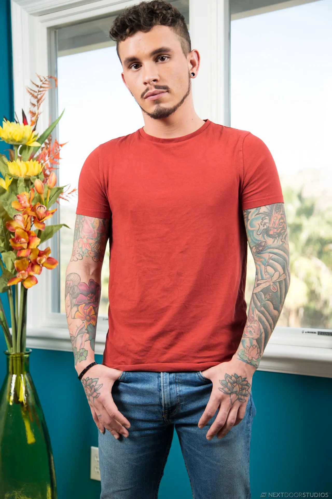 Next Door Studios 'Revealing Fortune' starring Michael Del Ray (Photo 6)