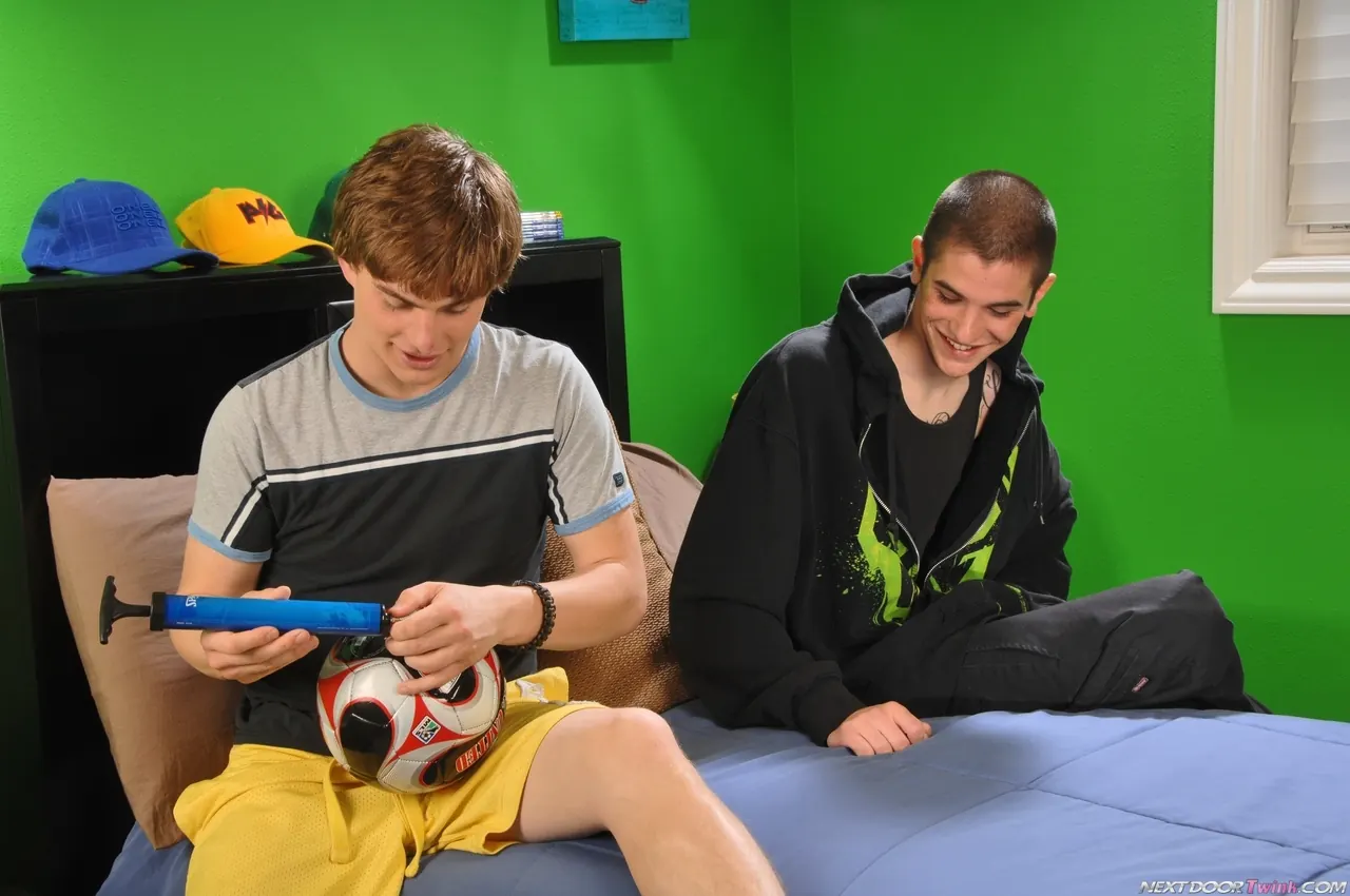 Next Door Studios 'Going Out With A Bang' starring Noah Brooks (Photo 1)