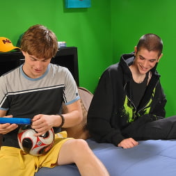 Noah Brooks in 'Next Door Studios' Going Out With A Bang (Thumbnail 1)