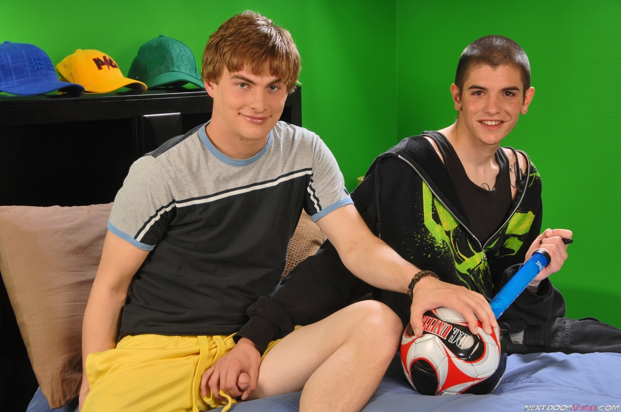 Noah Brooks in 'Next Door Studios' Going Out With A Bang (Thumbnail 6)