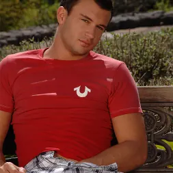 Oliver Saint in 'Next Door Studios' Oliver Saint (Thumbnail 1)