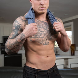 Orlando Valentine in 'Next Door Studios' Orlando Valentine (Thumbnail 4)