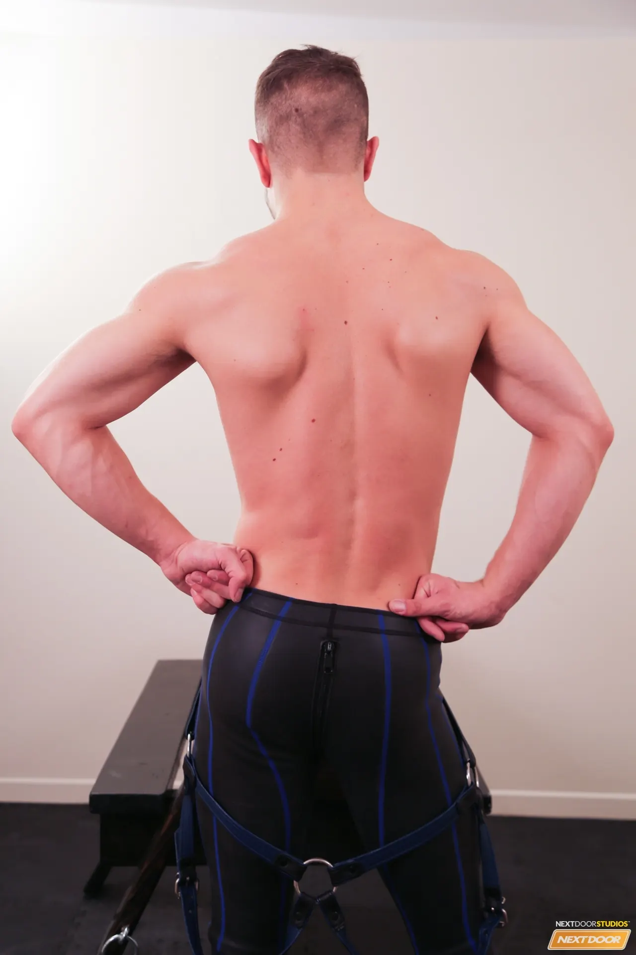 Next Door Studios 'Taut Leather' starring Osiris Blade (Photo 30)