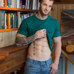 Quentin Gainz in A Big Spiritual Gift (Photo 1) Quentin Gainz in 'Next Door Studios' A Big Spiritual Gift (Thumbnail 1)