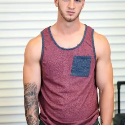 Quentin Gainz in 'Next Door Studios' Caught on Camera (Thumbnail 1)