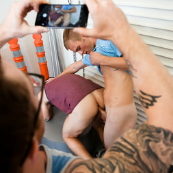 Quentin Gainz in 'Next Door Studios' Caught on Camera (Thumbnail 60)