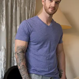 Quentin Gainz in Dude Rumors (Photo 4) Quentin Gainz in 'Next Door Studios' Dude Rumors (Thumbnail 4)