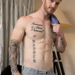 Quentin Gainz in Dude Rumors (Photo 8) Quentin Gainz in 'Next Door Studios' Dude Rumors (Thumbnail 8)