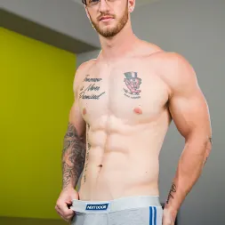 Quentin Gainz in 'Next Door Studios' Intimate Session (Thumbnail 16)