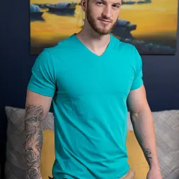 Quentin Gainz in 'Next Door Studios' Office Stories - Secret Quickie (Thumbnail 1)