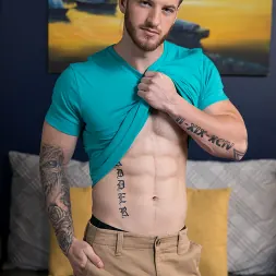 Quentin Gainz in 'Next Door Studios' Office Stories - Secret Quickie (Thumbnail 2)