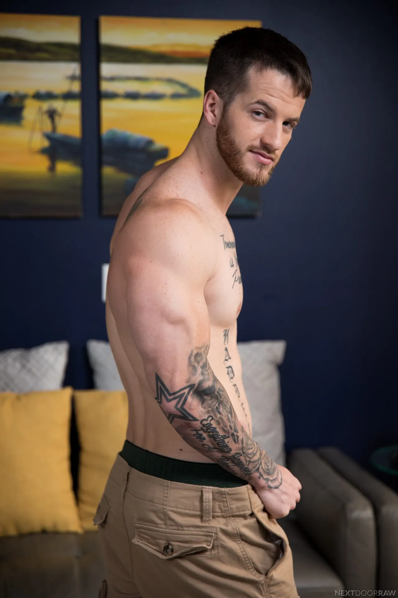 Next Door Studios 'Office Stories - Secret Quickie' starring Quentin Gainz (Photo 4)