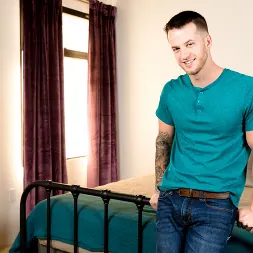 Quentin Gainz in 'Next Door Studios' Perfect Score (Thumbnail 12)