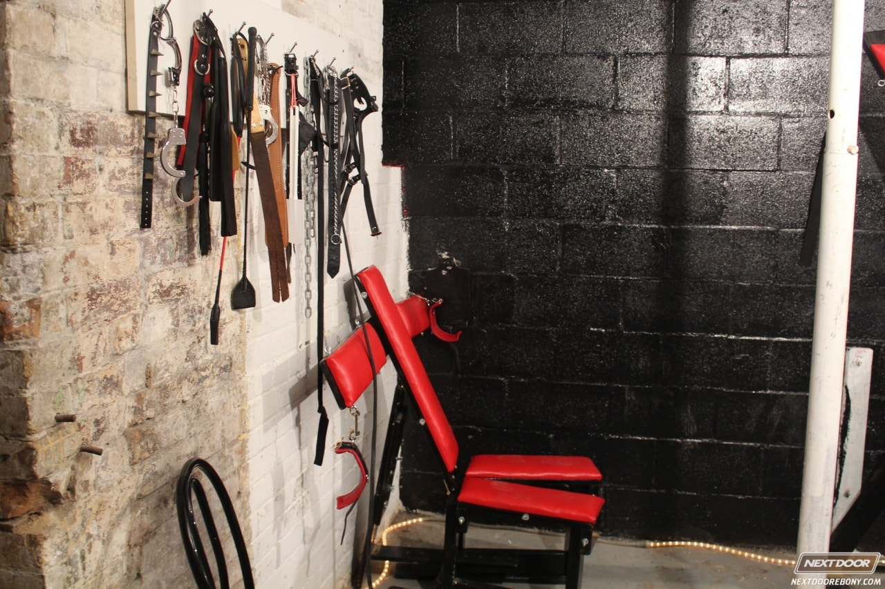 Next Door Studios 'Total Obedience' starring Race Cooper (Photo 1)