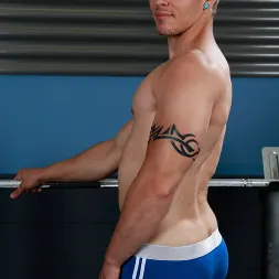 Robert Longwood in Robert Longwood (Photo 21) Robert Longwood in 'Next Door Studios' Robert Longwood (Thumbnail 21)