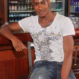 Sam Swift in Swing Shift (Photo 16) Sam Swift in 'Next Door Studios' Swing Shift (Thumbnail 16)