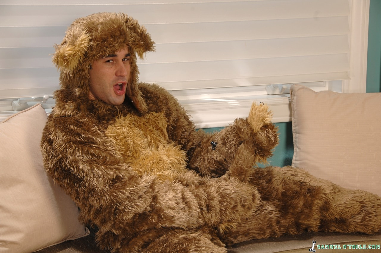 Samuel O'Toole in 'Next Door Studios' Bearly Fur Real (Thumbnail 6)