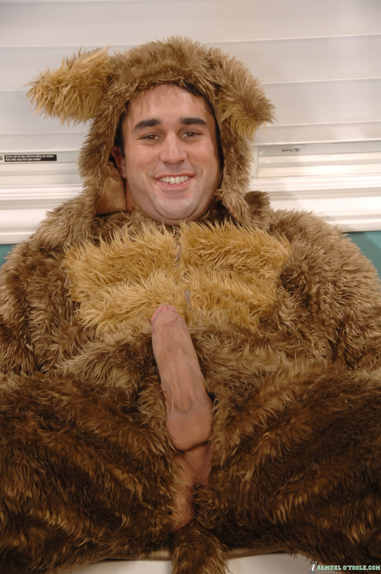 Samuel O'Toole in 'Next Door Studios' Bearly Fur Real (Thumbnail 8)