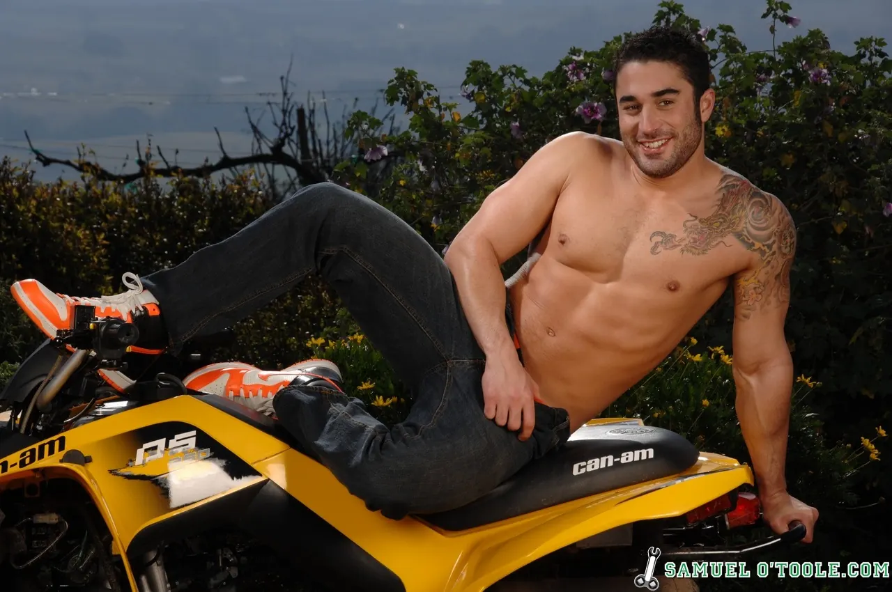 Next Door Studios 'Dickin' Around' starring Samuel O'Toole (Photo 3)