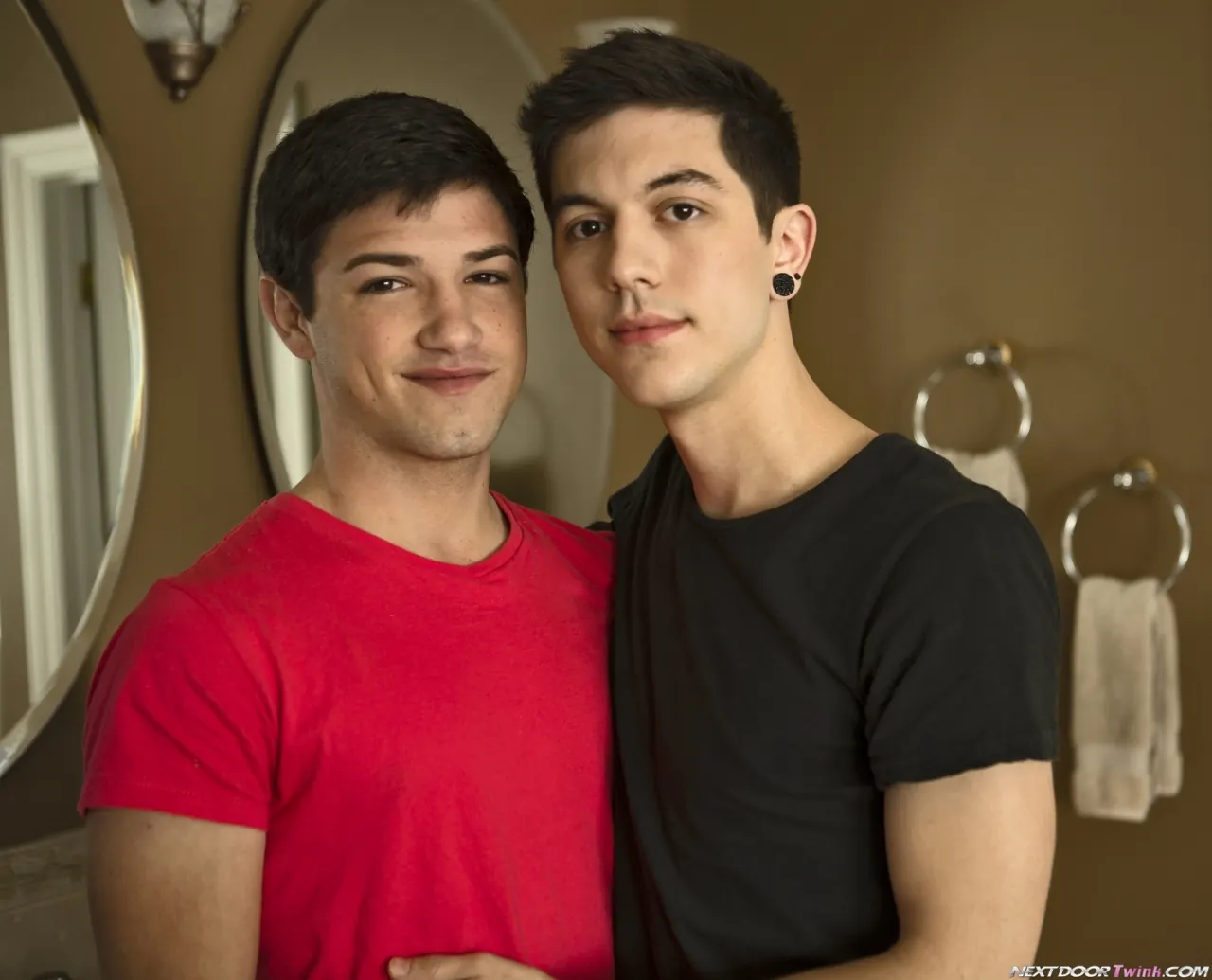 Scott Emerald in 'Back to Bed' from 'Next Door Studios' (Photo 5) Next Door Studios 'Back to Bed' starring Scott Emerald (Photo 5)