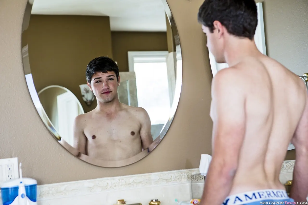 Scott Emerald in 'Back to Bed' from 'Next Door Studios' (Photo 10) Next Door Studios 'Back to Bed' starring Scott Emerald (Photo 10)