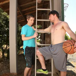 Scott Harbor in 'Next Door Studios' How To Be Cool (Thumbnail 8)