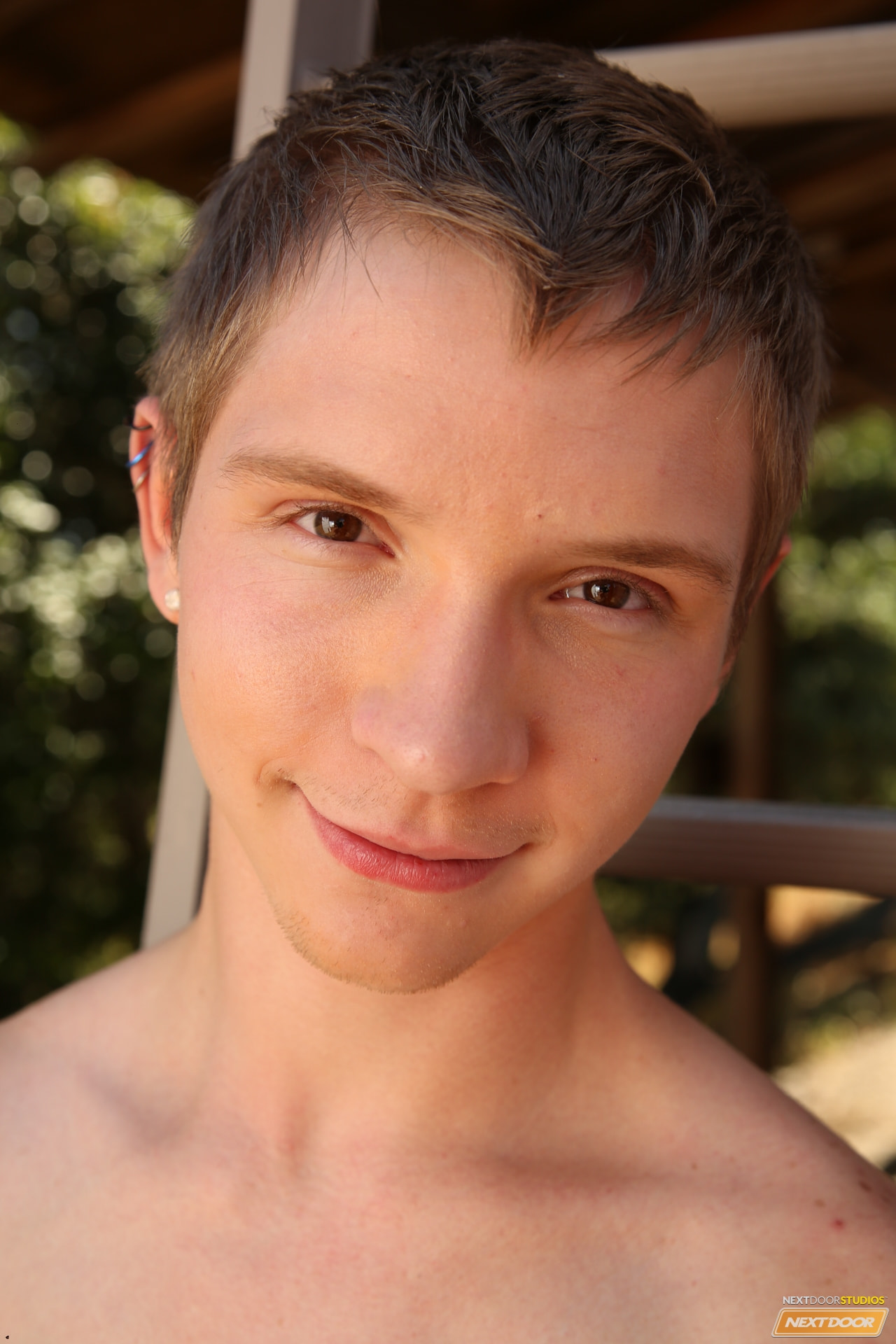 Next Door Studios 'How To Be Cool' starring Scott Harbor (Photo 36)