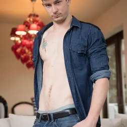 Spencer Laval in Buddies Bustin' (Photo 21) Spencer Laval in 'Next Door Studios' Buddies Bustin' (Thumbnail 21)