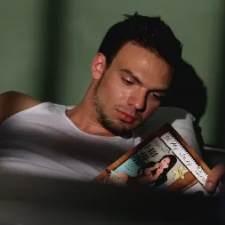 Tex Ranger in Cell Reception (Photo 1) Tex Ranger in 'Next Door Studios' Cell Reception (Thumbnail 1)