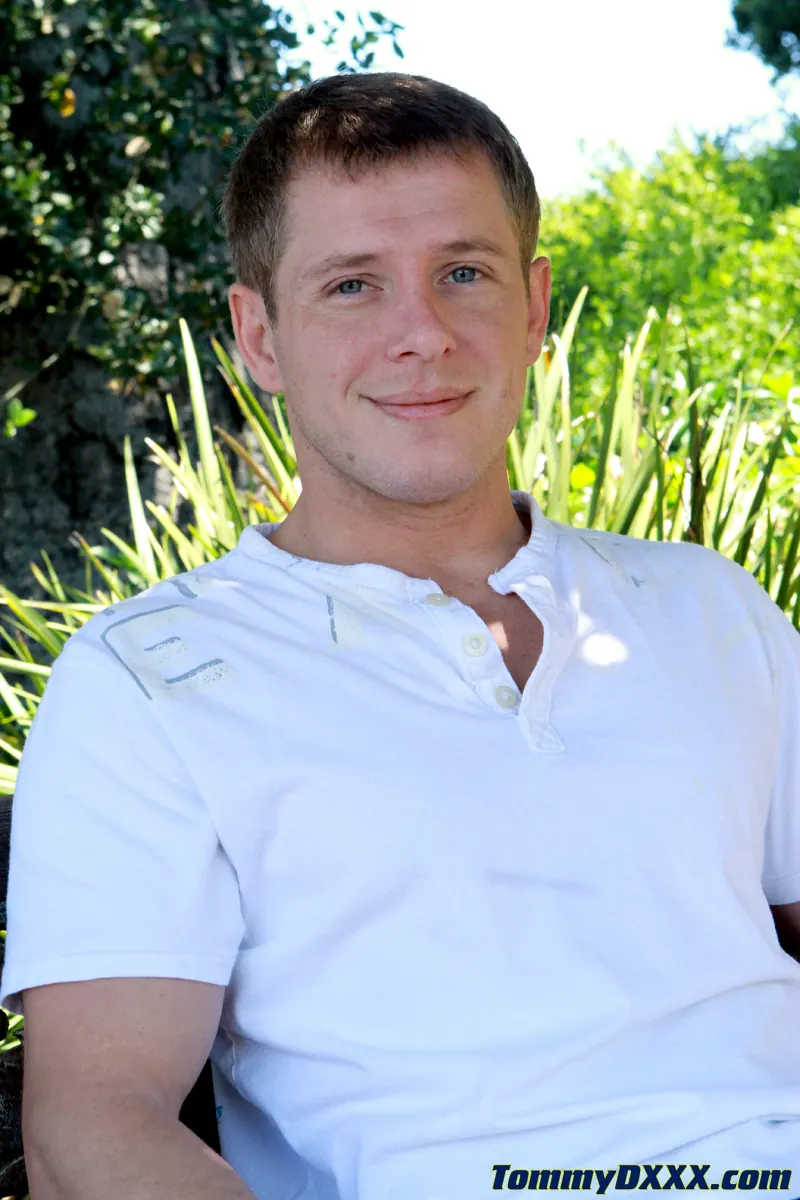 Next Door Studios 'Skinny Dipping' starring Tommy D (Photo 2)