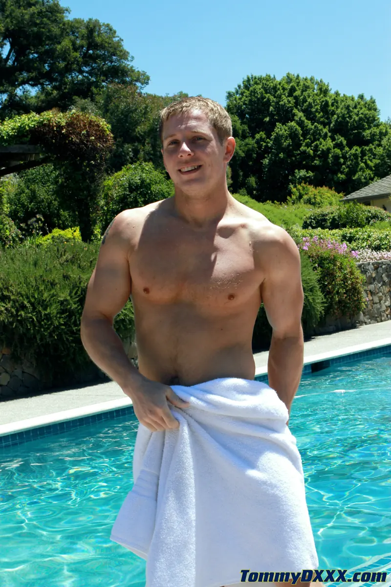 Next Door Studios 'Skinny Dipping' starring Tommy D (Photo 30)