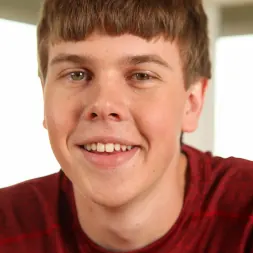 Tommy White in 'Next Door Studios' Tommy White (Thumbnail 2)