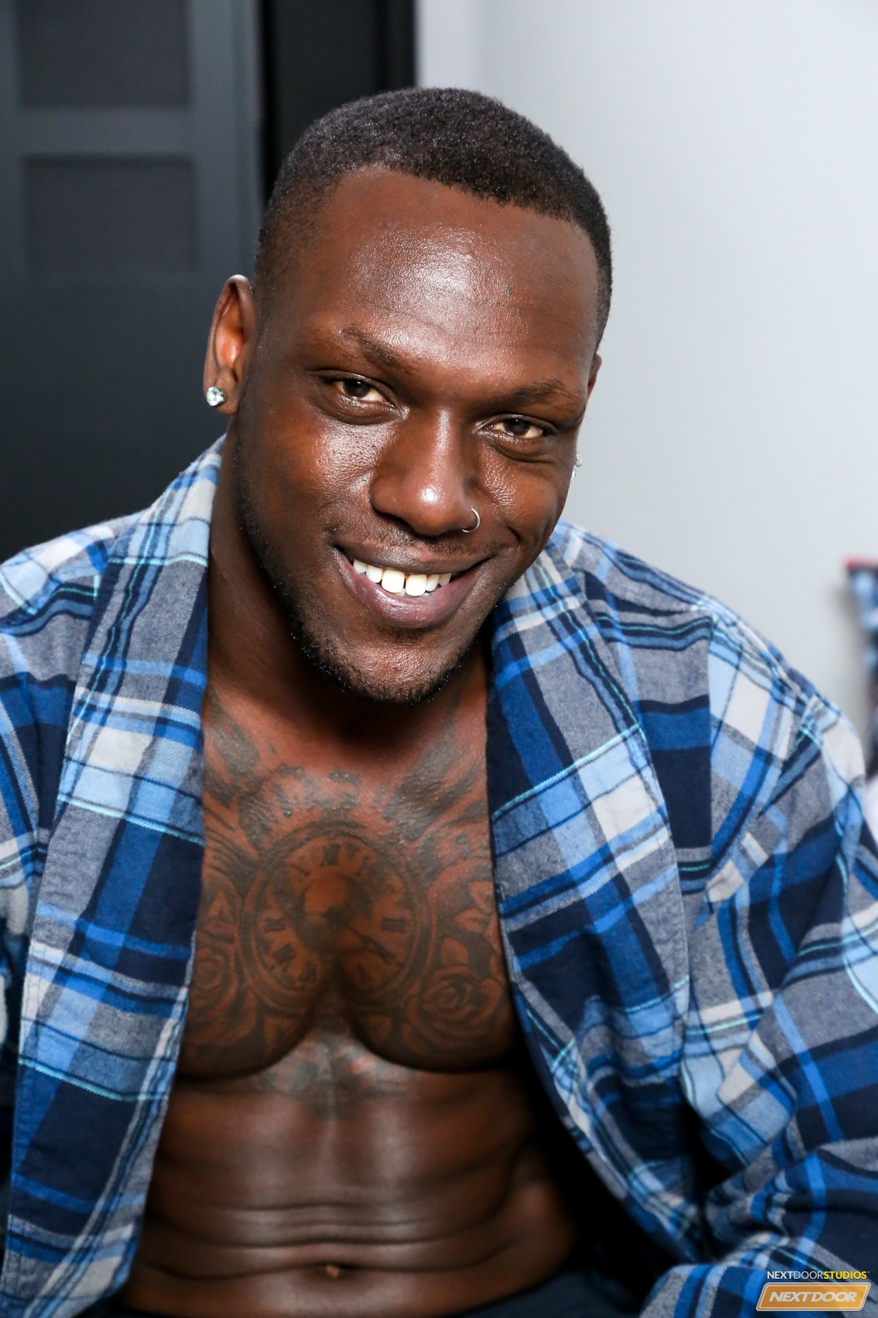 Trent King in 'Next Door Studios' Hung for the Holidays (Thumbnail 1)
