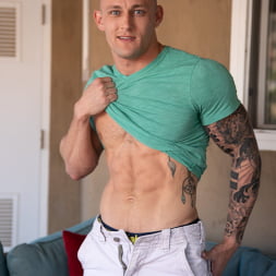 Trevor Laster in 'Next Door Studios' Spicing Up The Party (Thumbnail 4)