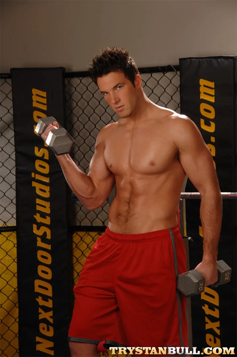 Next Door Studios 'Gym Nut' starring Trystan Bull (Photo 3)